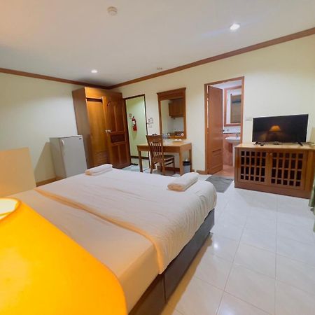 Отель Royal Vista Patong Экстерьер фото