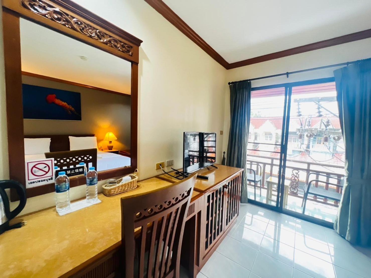 Отель Royal Vista Patong Экстерьер фото