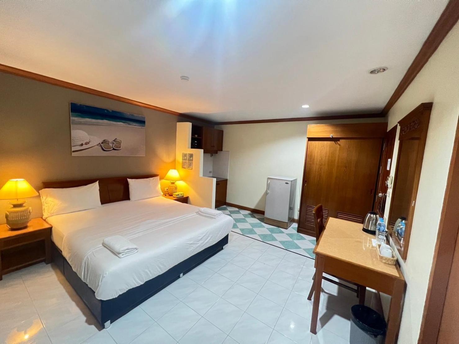 Отель Royal Vista Patong Экстерьер фото