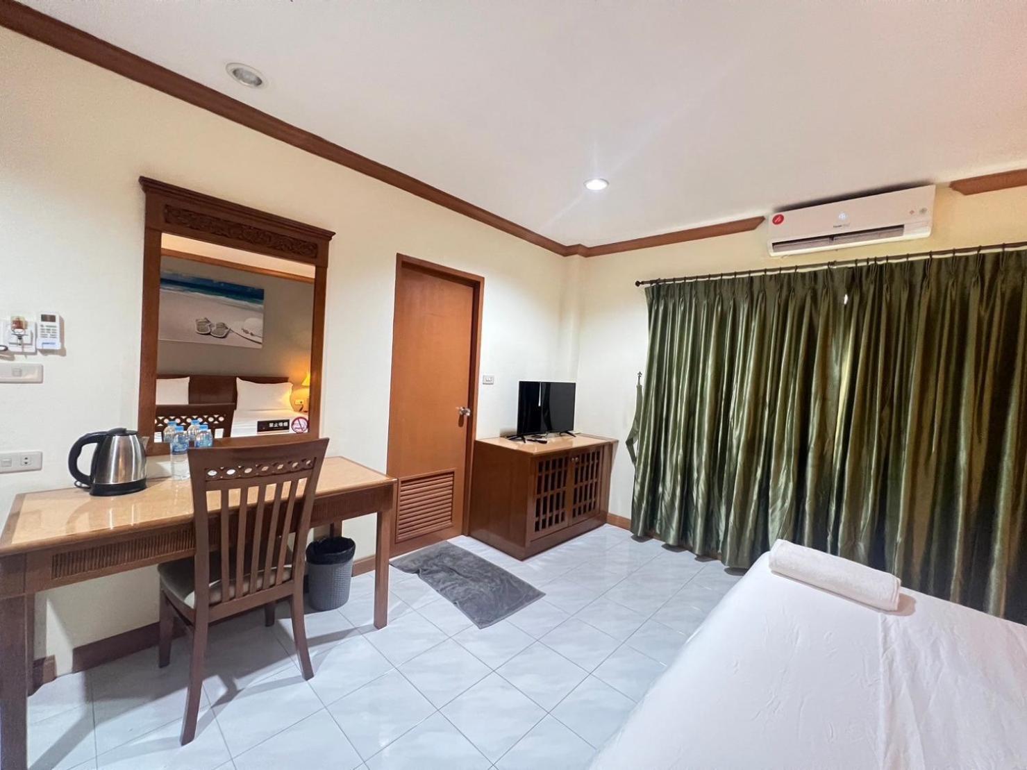 Отель Royal Vista Patong Экстерьер фото