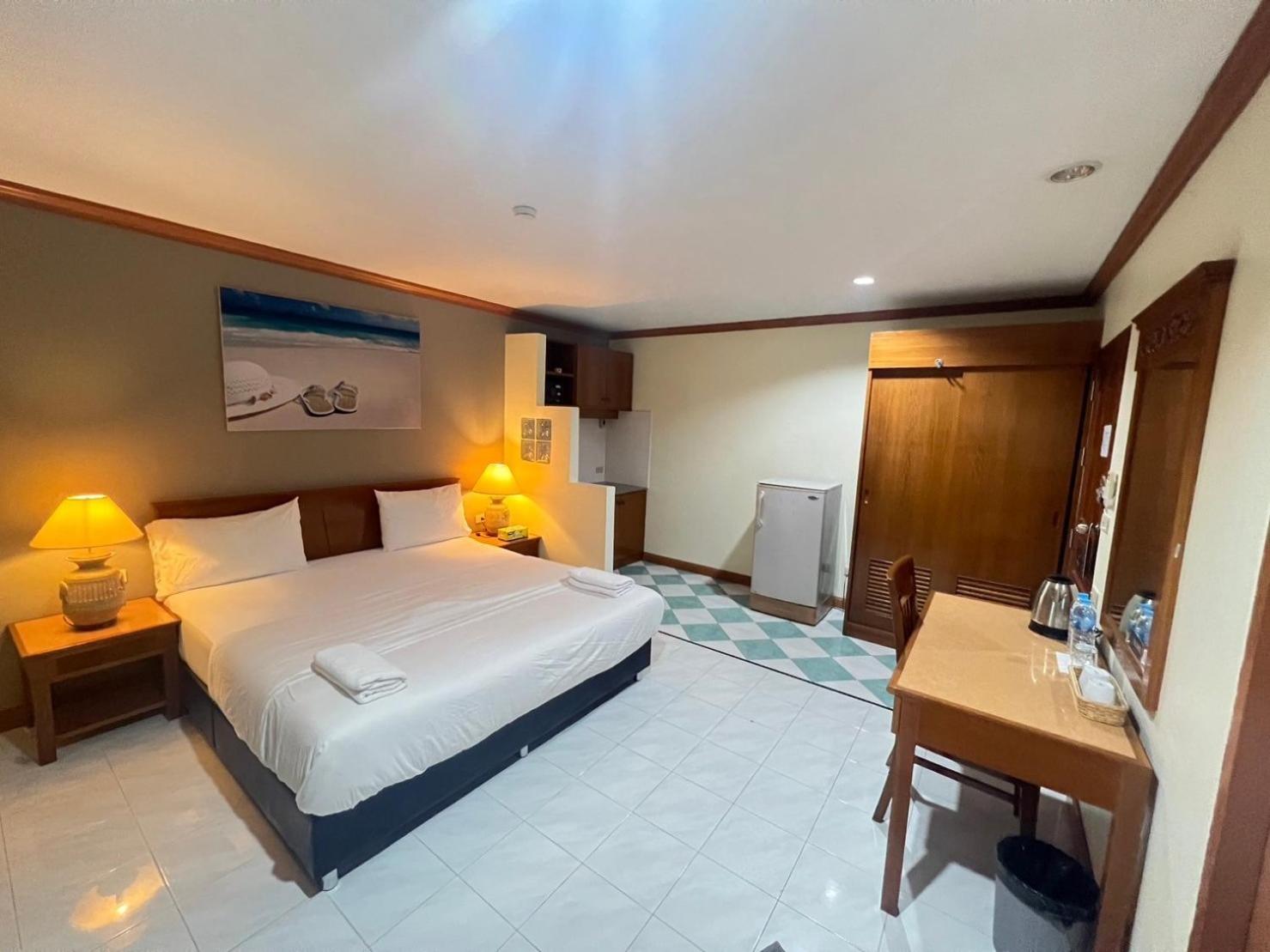 Отель Royal Vista Patong Экстерьер фото